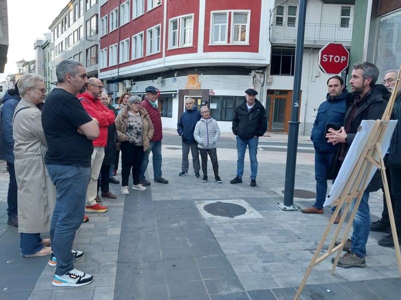 Arroxo e Penas presentaron o proxecto de peonalización da Rúa MIlagrosa aos veciños do barrio