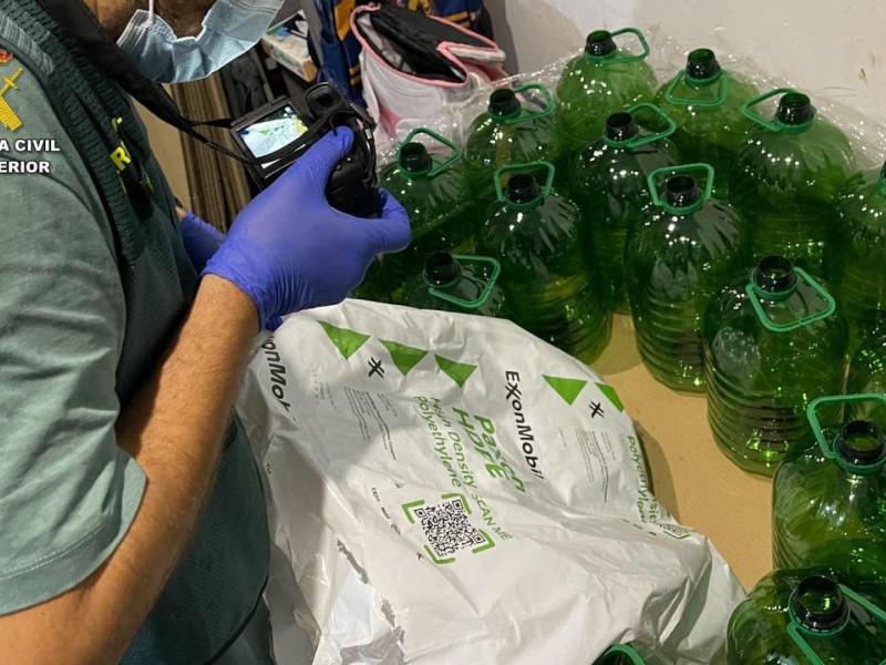 Operación de la Guardia Civil contra la adulteración de aceite en Bizkaia