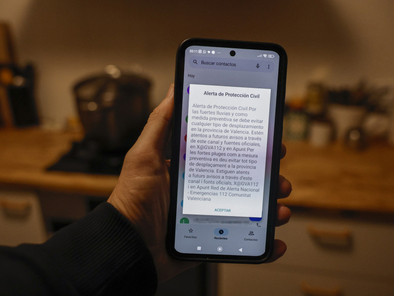 Emergencias de la Generalitat Valenciana ha activado el sistema de aviso a la población Es-Alert, a través de los teléfonos móviles, para informar de manera preventiva a los habitantes de toda la provincia de Valencia