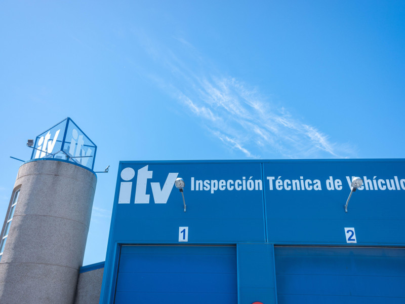 Centro de inspección técnica de vehículos, ITV. Entidad certificadora para el control de las revisiones de vehículos en España