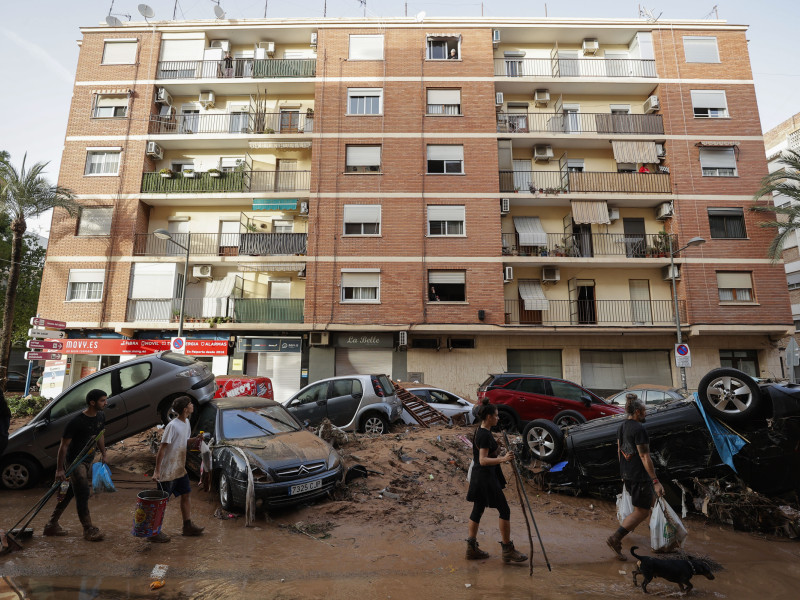 Vista de una calle afectada en Paiporta, tras las fuertes lluvias causadas por la DANA. La alcaldesa de Paiporta