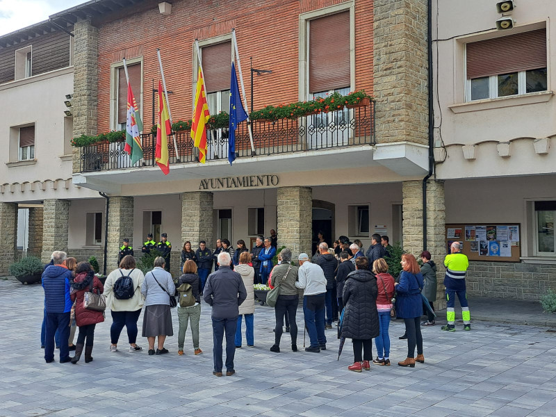 Minuto de silencio en Sabiñánigo