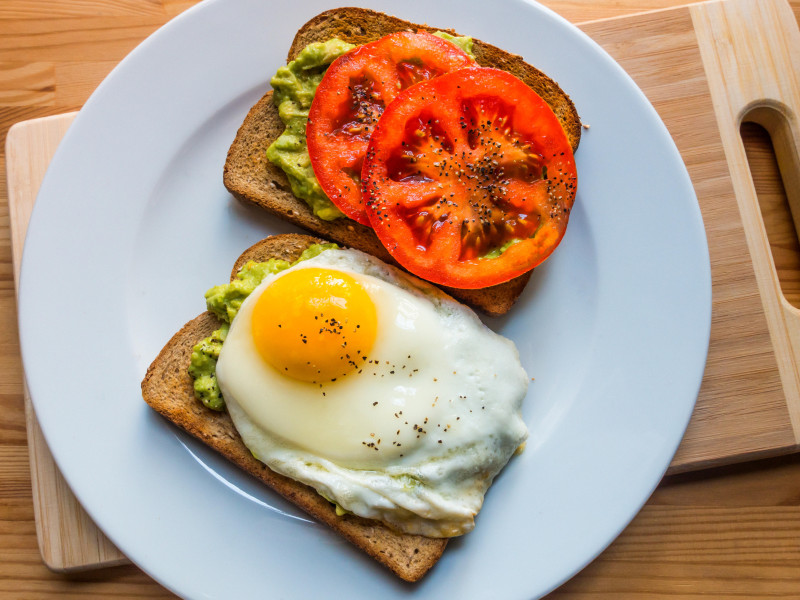 El huevo tiene proteínas de muy buena calidad y de alto valor biológico