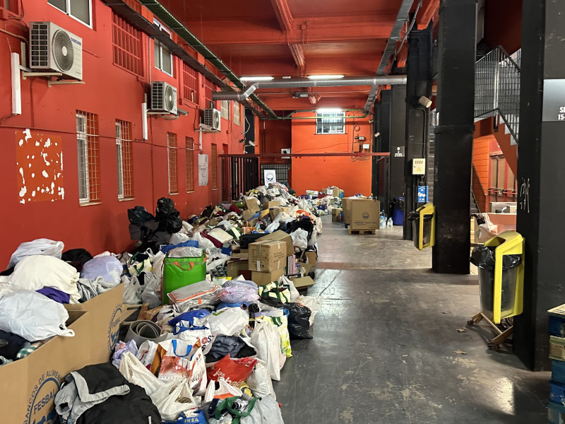 Recogida de alimentos y ropa en Mestalla