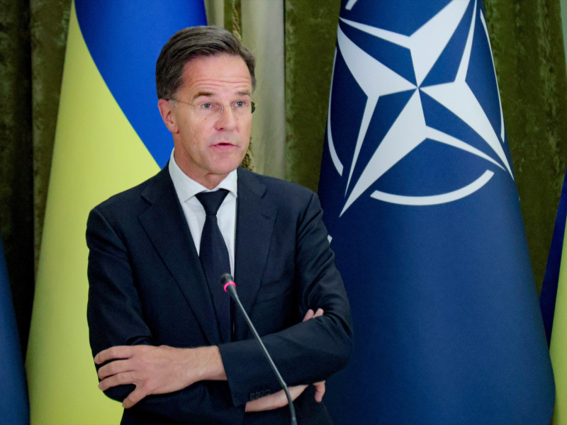 El nuevo secretario general de la OTAN, Mark Rutte, habla durante una conferencia de prensa conjunta con el presidente de Ucrania, Volodymyr Zelenskyy, durante su primera visita oficial en esta capacidad a Kiev, capital de Ucrania.