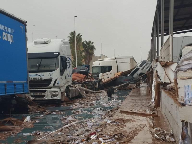 Eatado en que quedaron los vehículos en el polígono de Ribarroja