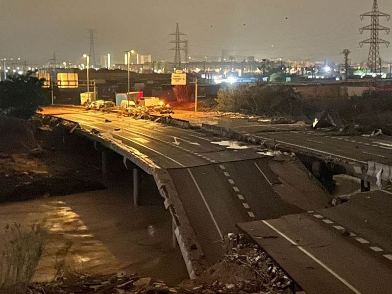 Bypass de Torrente destrozado, en Valencia