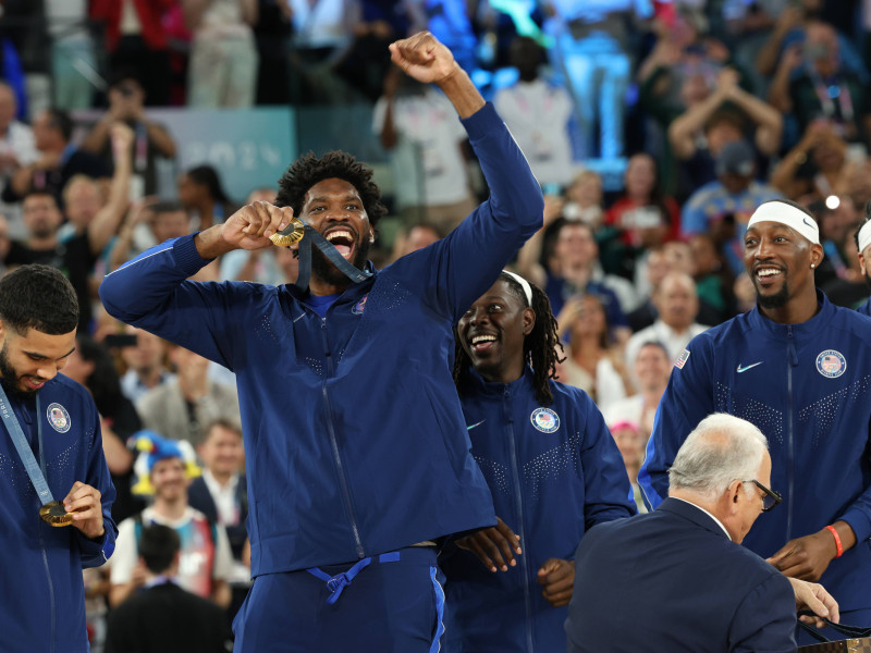 Joel Embiid, campeón olímpico con los Estados Unidos en París.