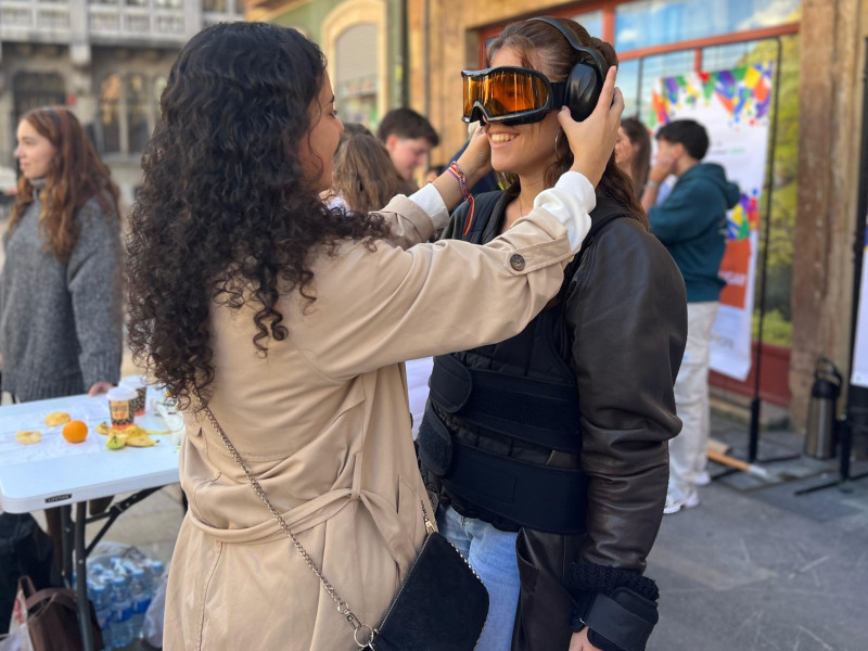 Jornada de visibilización de la Terapia Ocupacional en la Plaza de la Constitución  de Oviedo