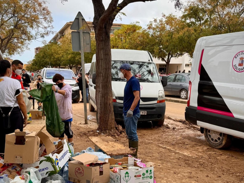 Voluntarios de San Esteban de Pravia en Valencia