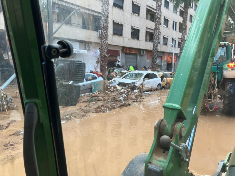 Imagen de las calles de Catarroja desde el tractor de Ovidio Pardo.