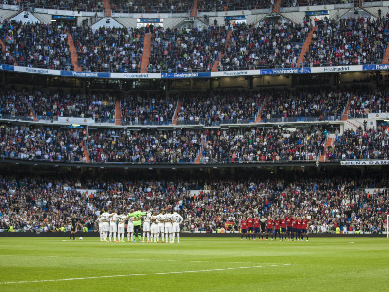 Minuto de silencio en el Bernabéu