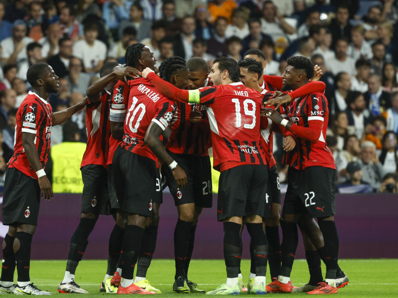 El Milan celebra el 1-3 en el Bernabéu