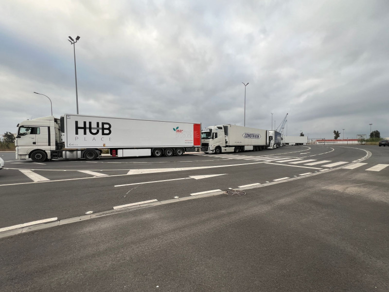 Vehículos del convoy para Valencia