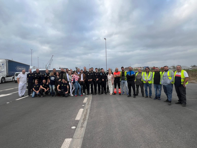 Foto de grupo de colaboradores en la recogida