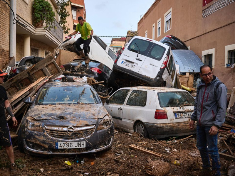 Calles enteras taponadas por coches