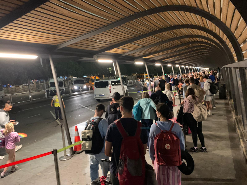 Colas en el Aeropuerto Tenerife Sur