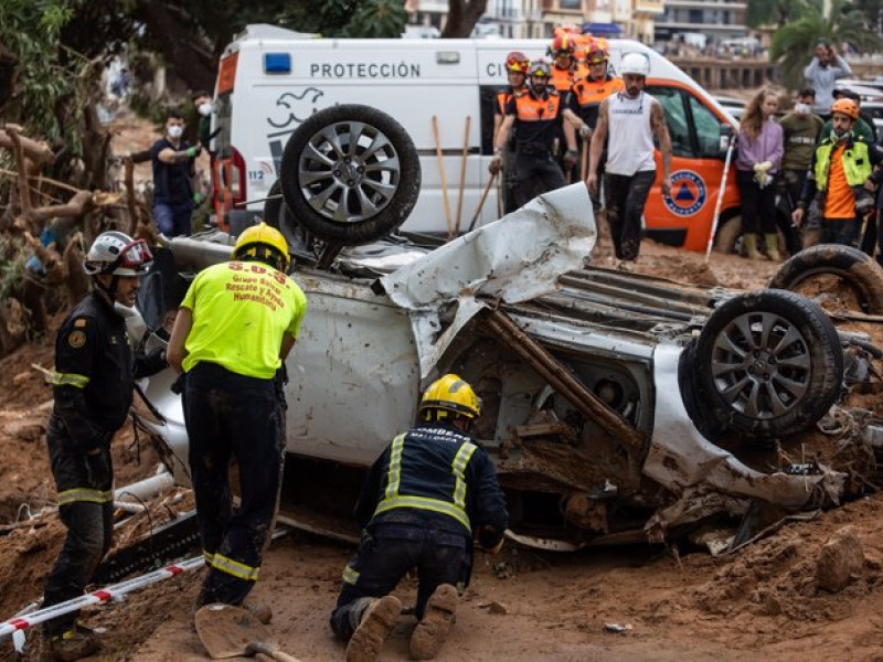 Equipos de rescate en Valencia