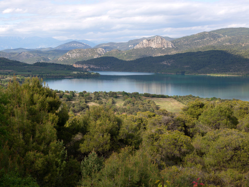 Presa de Grado (Embalse de Grado), municipio de El Grado. Somontano de Barbastro, provincia de Huesca, Aragón, España