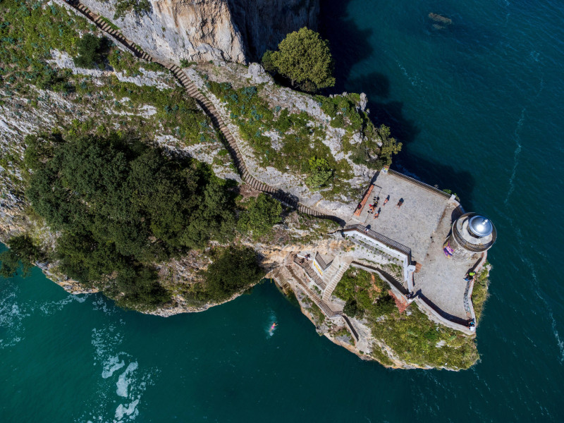 Faro del Caballo, montaña Buciero, Santoña, Cantabria, ESPAÑA