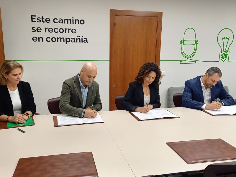 La AECC y el Colegio de Fisioterapeutas de Andalucía impulsan el apoyo a personas con cáncer