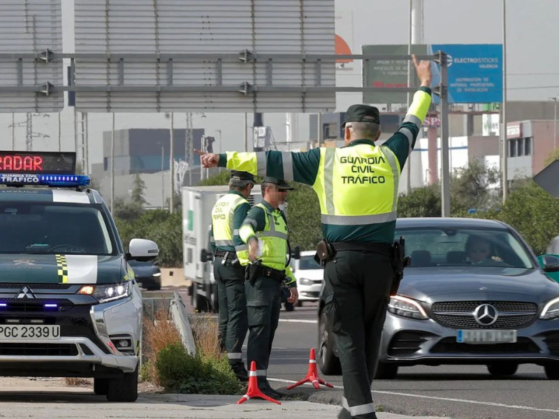 Imagen de archivo de un control de la Guardia Civil de Tráfico