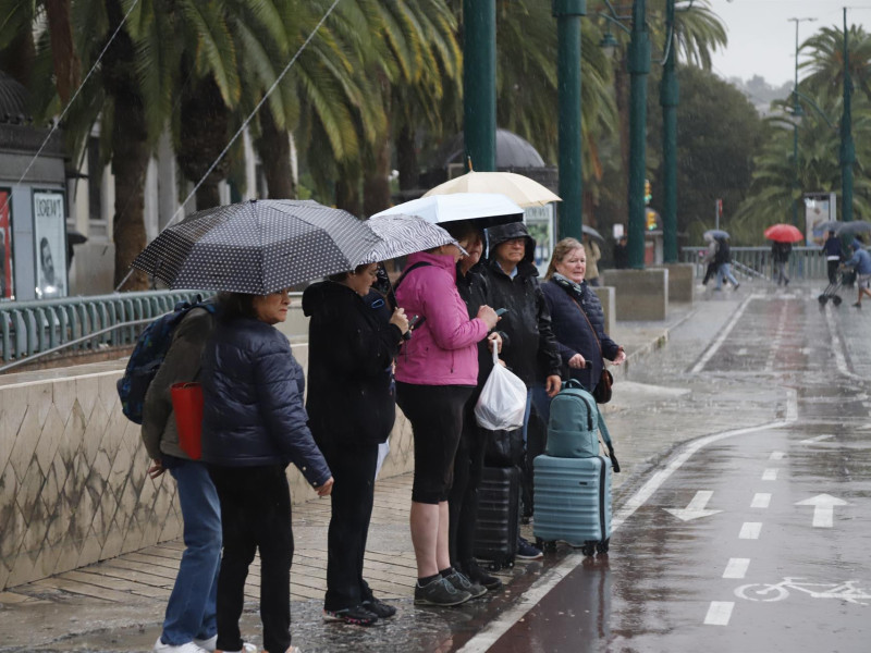 Los expertos recomiendan no salir a la calle en pleno temporal