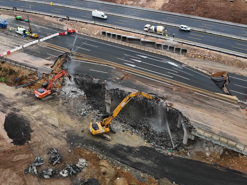 Trabajos reconstrucción estructuras colapsadas