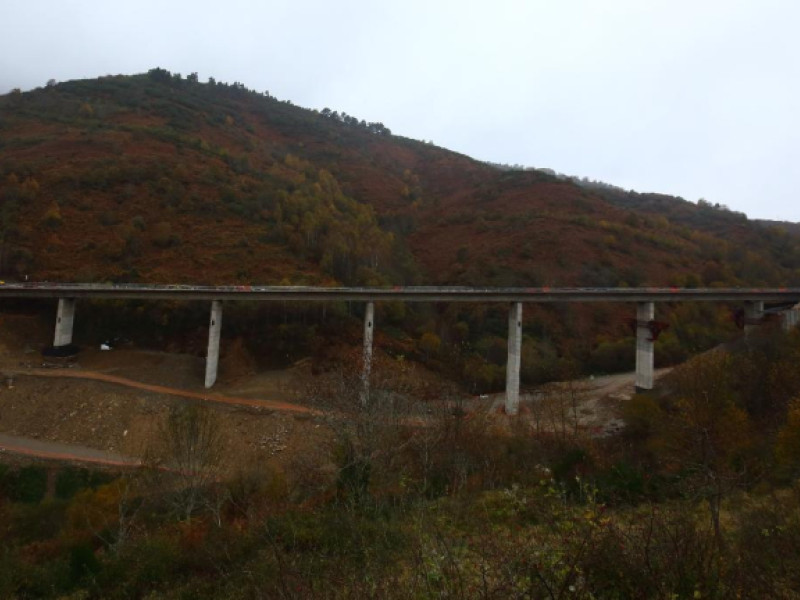 Viaducto del Castro en El Bierzo (Municipio de Vega de Valcarce)