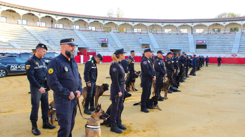 Imagen de la jornada de apertura de las jornadas nacionales de guías caninos