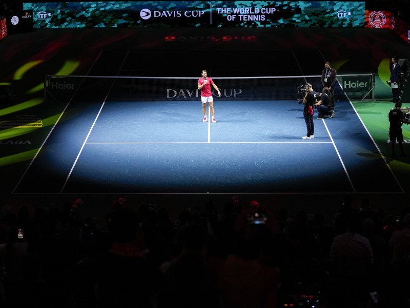 Rafael Nadal de España durante el homenaje a su carrera en su despedida del tenis profesional durante la Copa Davis 2024 en el Pabellón Martín Carpena el 19 de noviembre de 2024, en Málaga, España