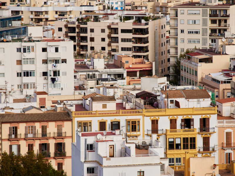 Ciudad portuaria Ibiza Islas Baleares, España Mar Mediterráneo, Edificios en la ciudad