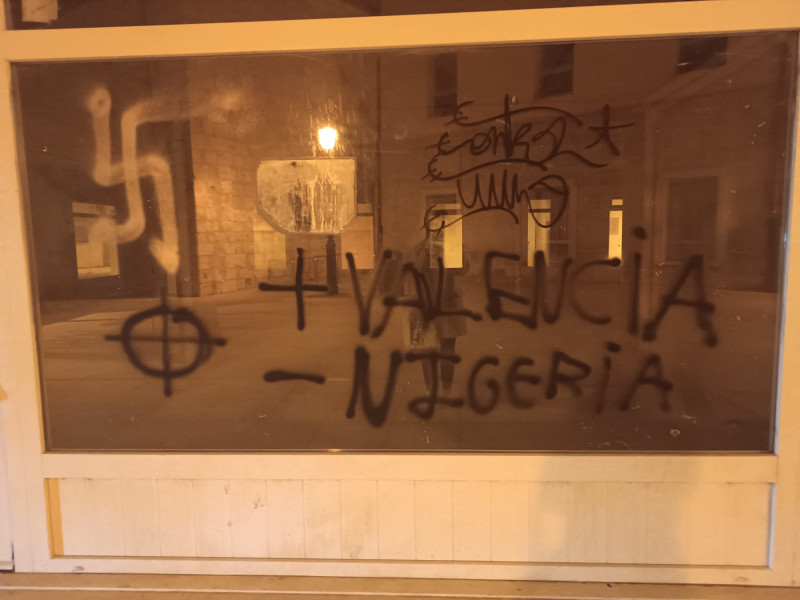 Las sedes de las ongs de ayudas a migrantes de Burgos amanecen con pintadas xenófobas