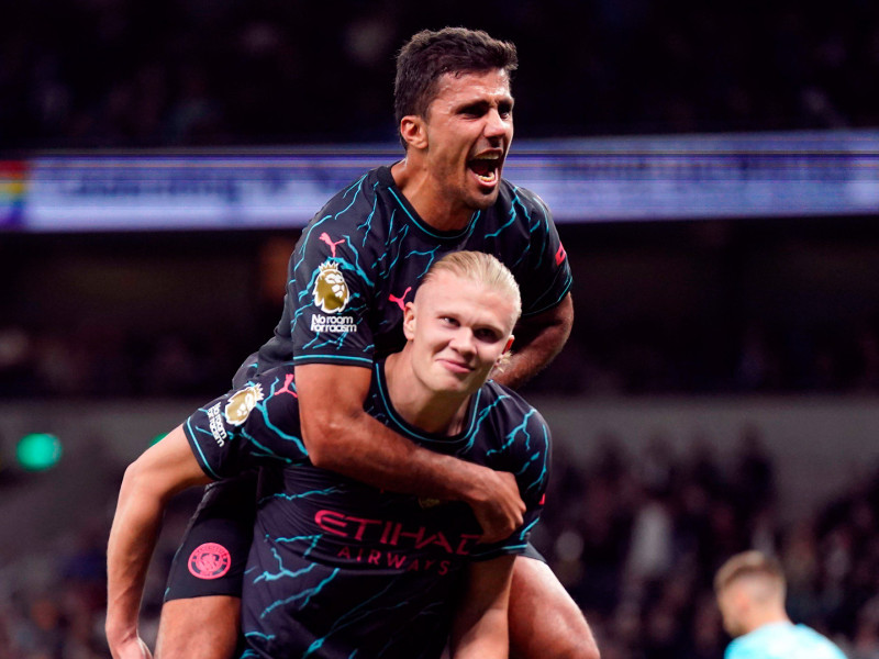 Rodri y Haaland celebran un gol con el Manchester City