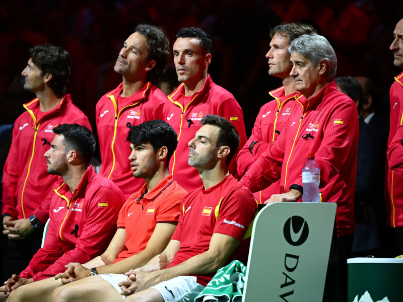 El equipo español de la Copa Davis durante el homenaje a Rafa Nadal.