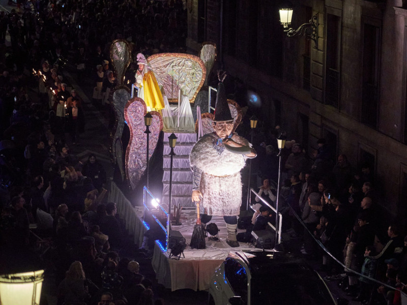 Desfile de Olentzero y Mari Domingi