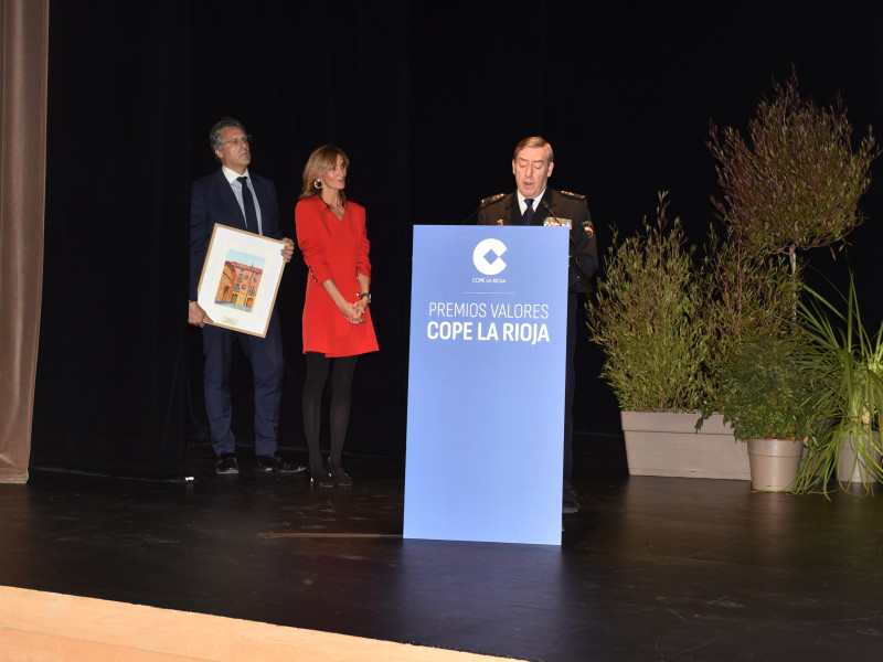 Policía Nacional fue distinguida con el Premio Valores Humanos