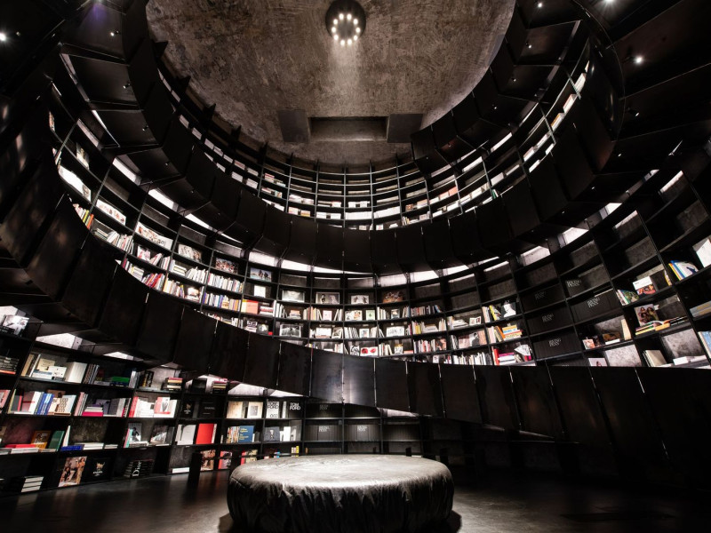 Interior del silo en la exposición de Irving Penn