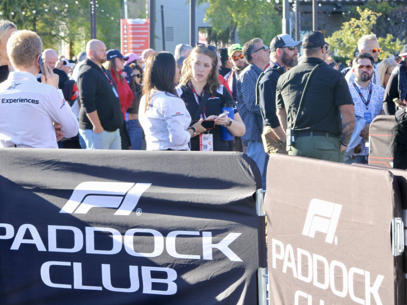 El paddock podría un nuevo equipo en 2026.