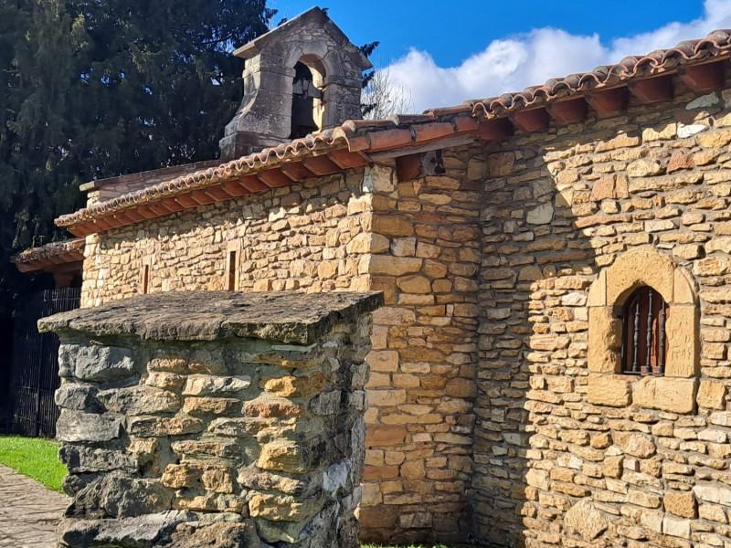 Santa Ana de Mexide, Oviedo