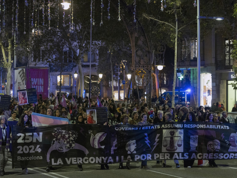 Manifestación en Barcelona con motivo del ´Día internacional de la eliminación de la violencia contra la mujer´