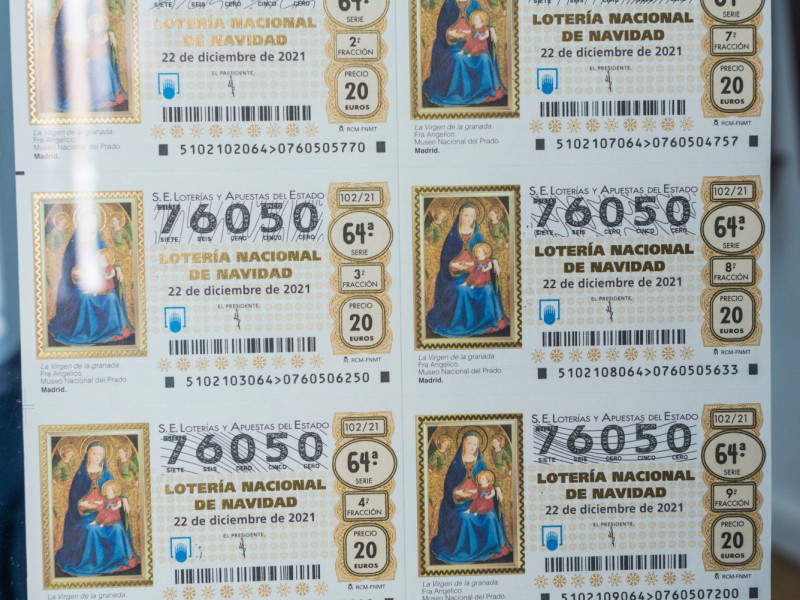 Boletos de lotería para el tradicional sorteo de lotería de Navidad en España que se celebra cada año el 22 de diciembre