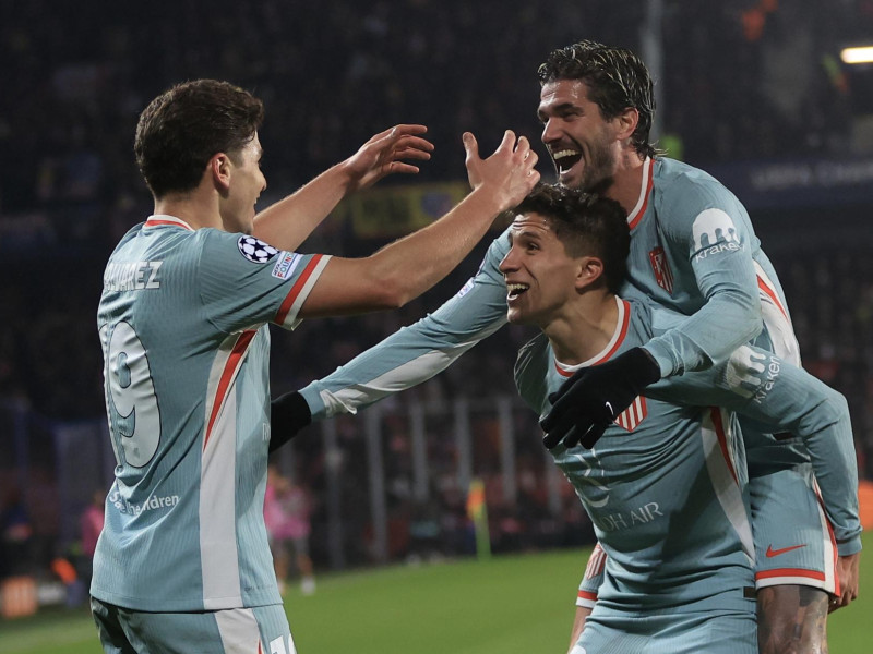 El Atlético de Madrid celebra el gol de Julián Álvarez