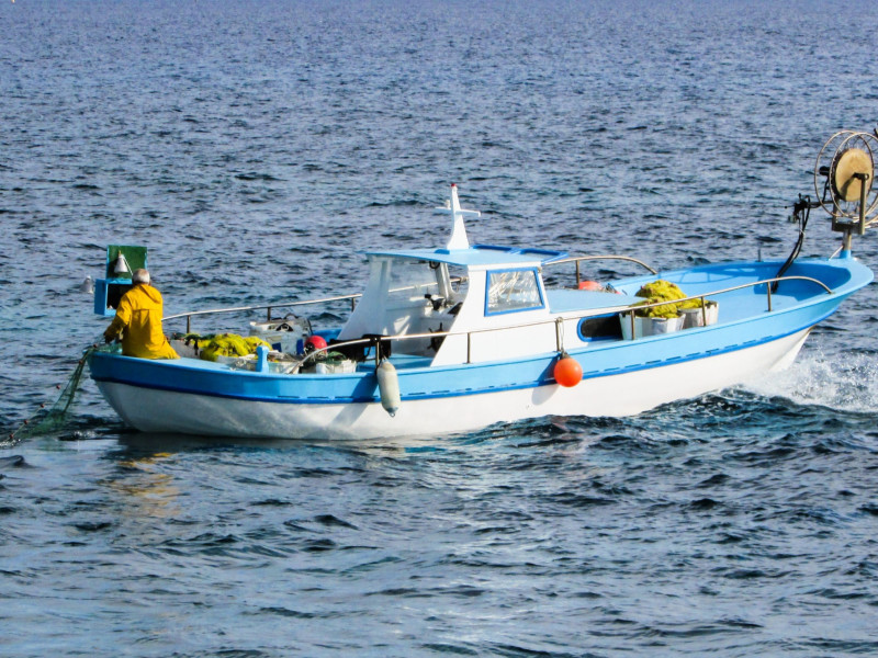 Una embarcación de pesca en el Cantábrico