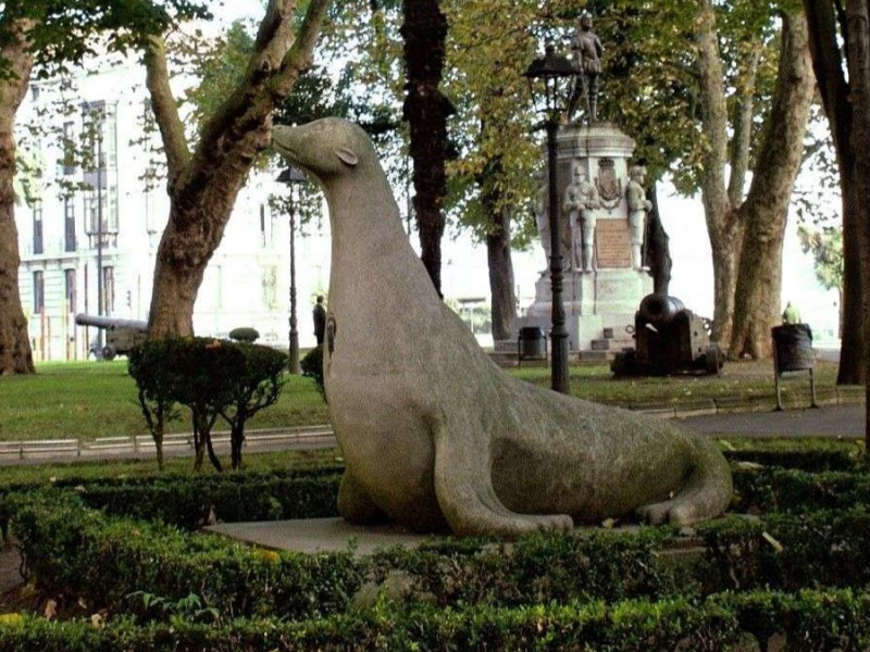 Escultura de La Foca de Avilés