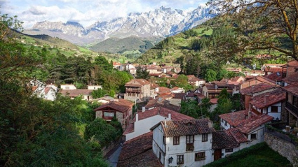 Potes
El pueblo de Potes (Cantabria) ha sido elegido como el pueblo de interior más bonito de España, según una encuesta elaborada por la comunidad de viajeros españoles de Lonely Planet.
ESPAÑA EUROPA MADRID ECONOMIA
LONELY PLANET
