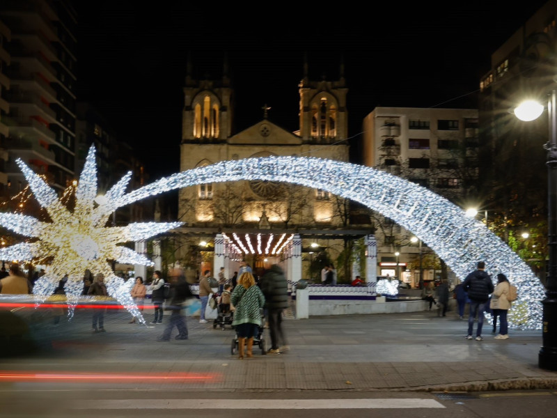 'La Estrellina', réplica (en escala menor) de 'La Estrellona' del Náutico, en Begoña (Gijón), durante la Navidad de 2024