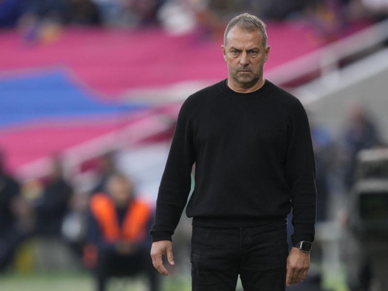 Hansi Flick durante el partido del Barcelona contra Las Palmas.