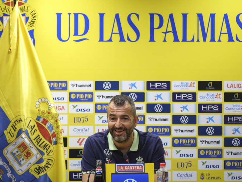 Diego Martínez, entrenador de Las Palmas, durante una rueda de prensa.