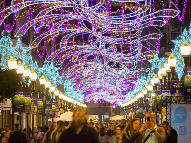 Las Palmas, Gran Canaria, Islas Canarias, España. 17 de diciembre de 2018. Compradores navideños en la calle Triana